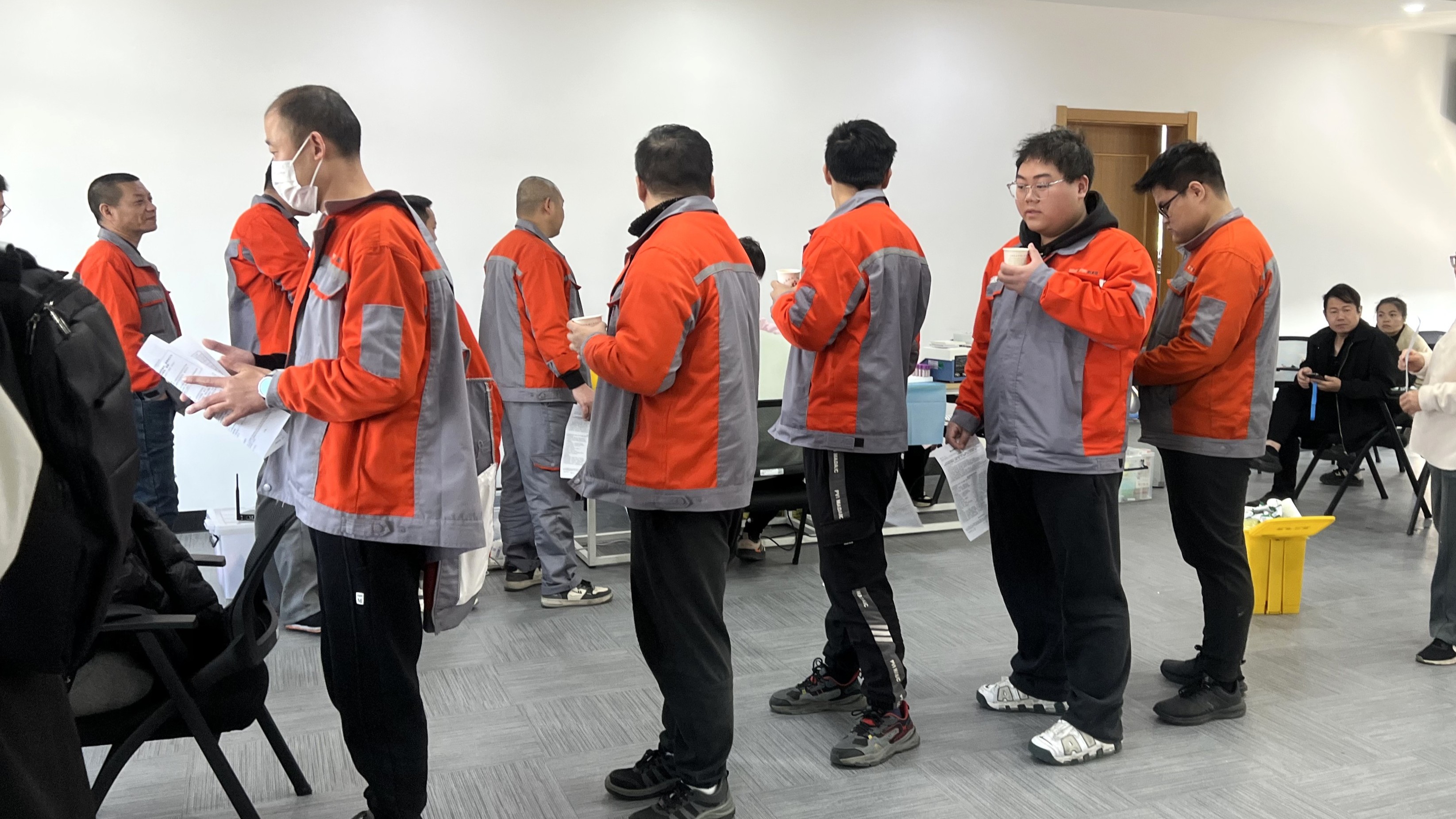 熱血匯聚，讓愛傳遞——新發(fā)現(xiàn)機械組織員工參與愛心獻血